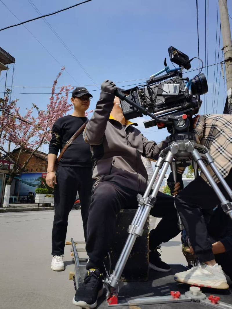 绥棱县广告片拍摄：快消品牌爆款之选，网感内容适配社媒传播！